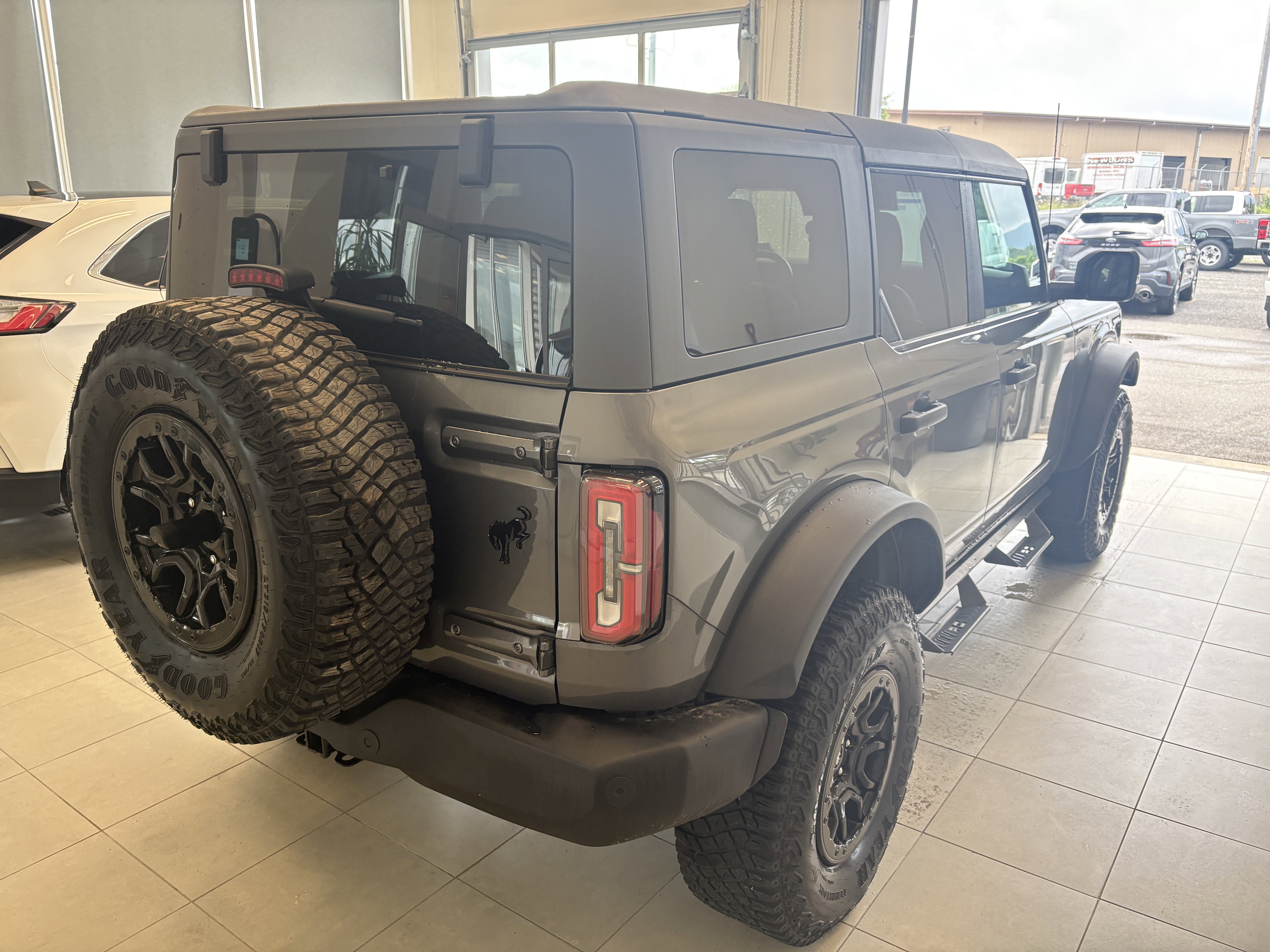 Used 2022 Ford Bronco Wildtrak AWD/4WD image 3