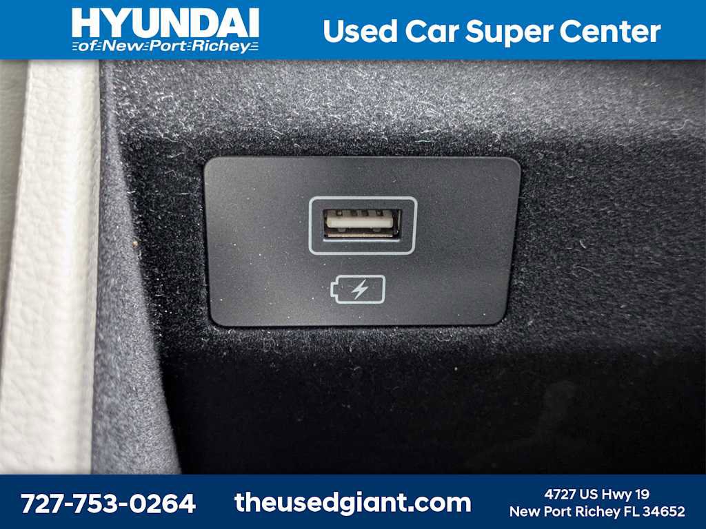 Used 2020 Genesis G70 2.0T w/ Elite Package image 31