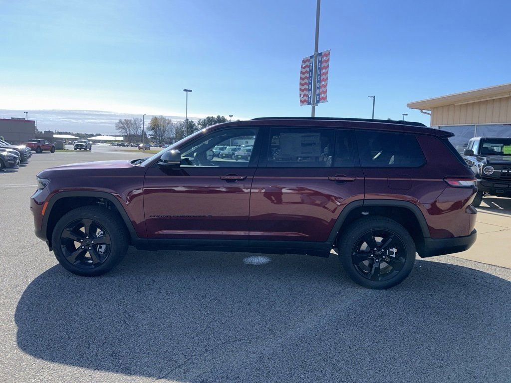 New 2025 Jeep Grand Cherokee L Limited w/ Black Appearance Package image 6