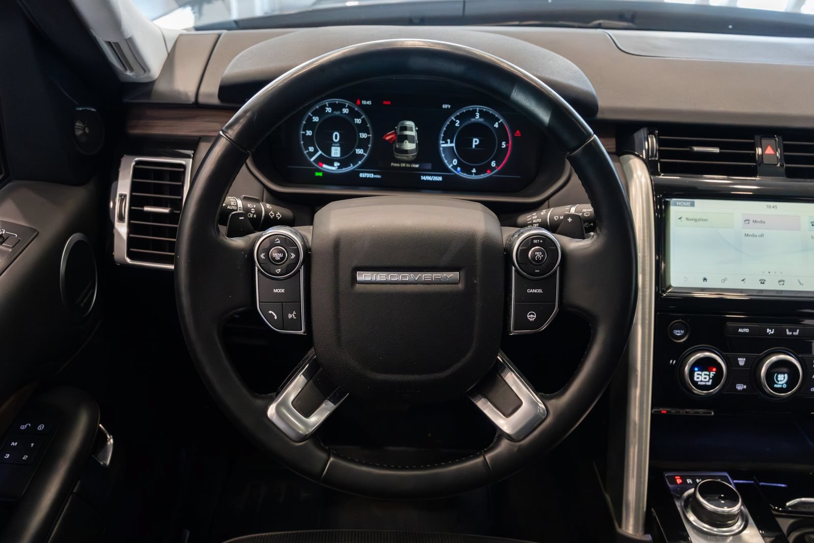 Used 2018 Land Rover Discovery HSE Luxury AWD/4WD image 10