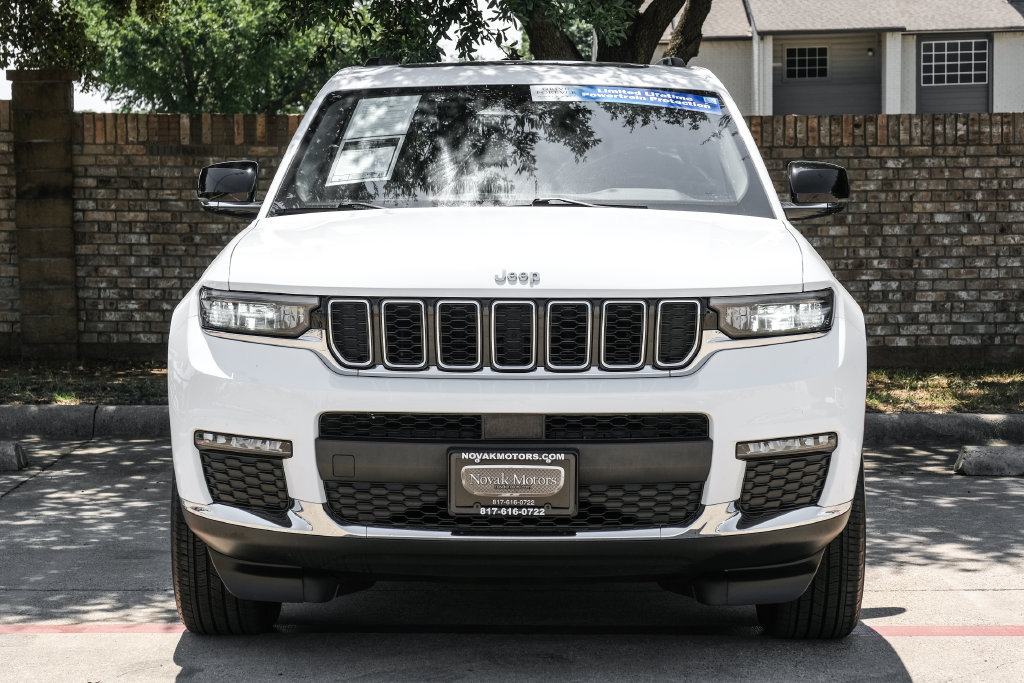 Used 2023 Jeep Grand Cherokee L Limited AWD/4WD image 11