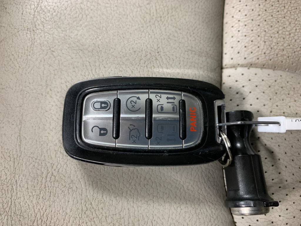Used 2019 Chrysler Pacifica Touring-L Plus FWD image 31