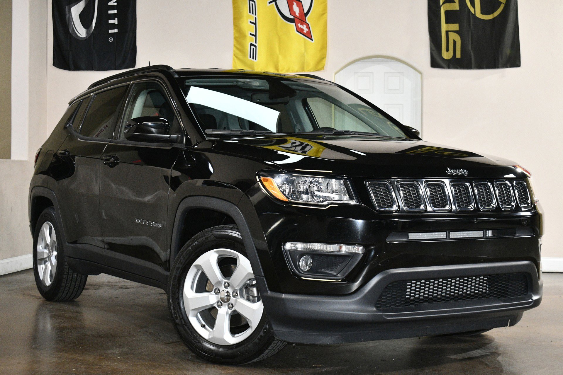 Used 2019 Jeep Compass Latitude w/ Popular Equipment Group image 3