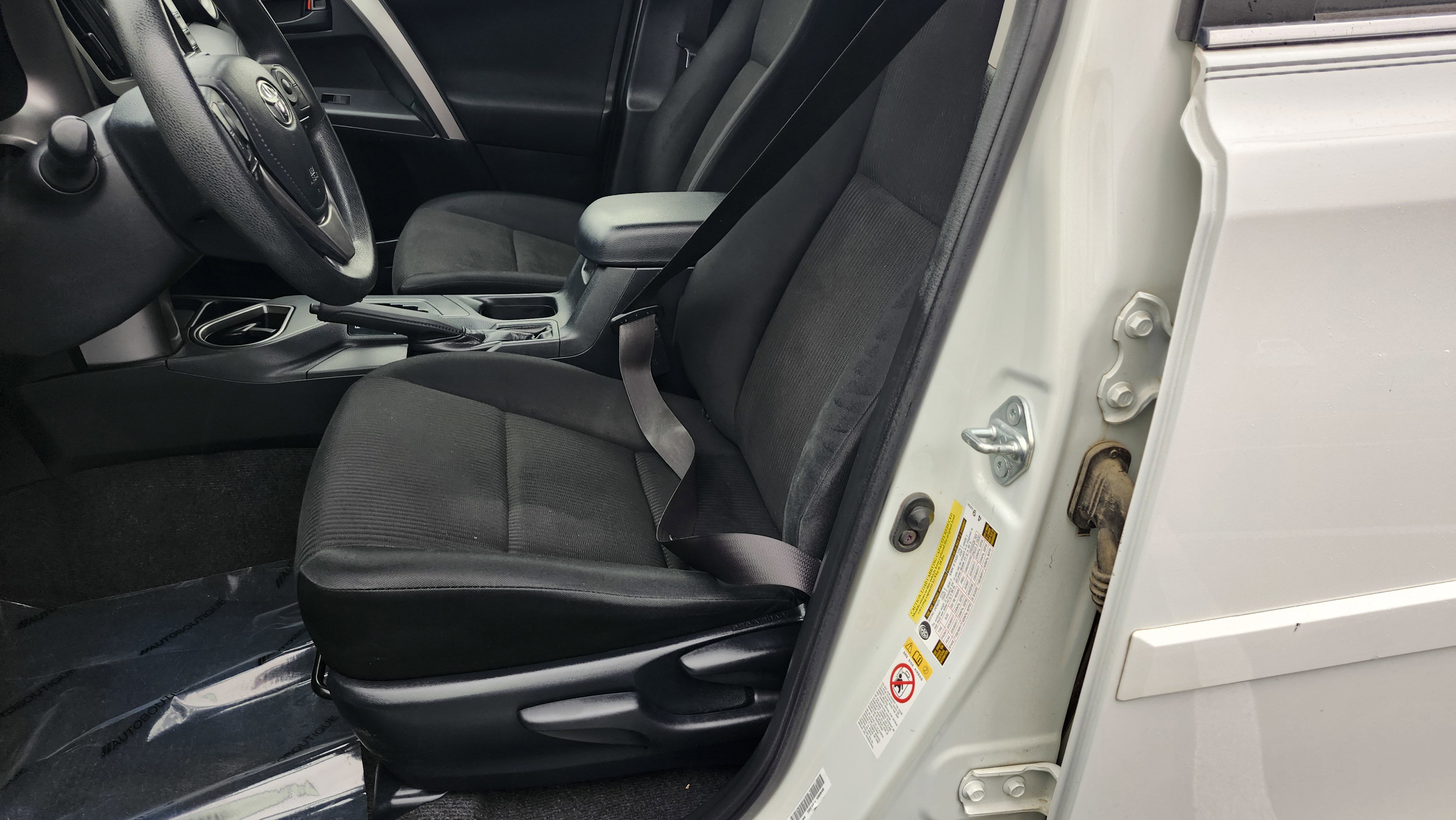 Used 2017 Toyota RAV4 LE image 17