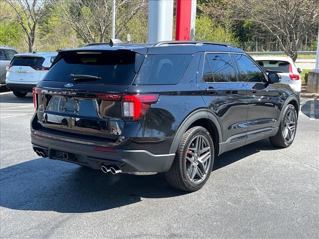 Used 2025 Ford Explorer ST image 6