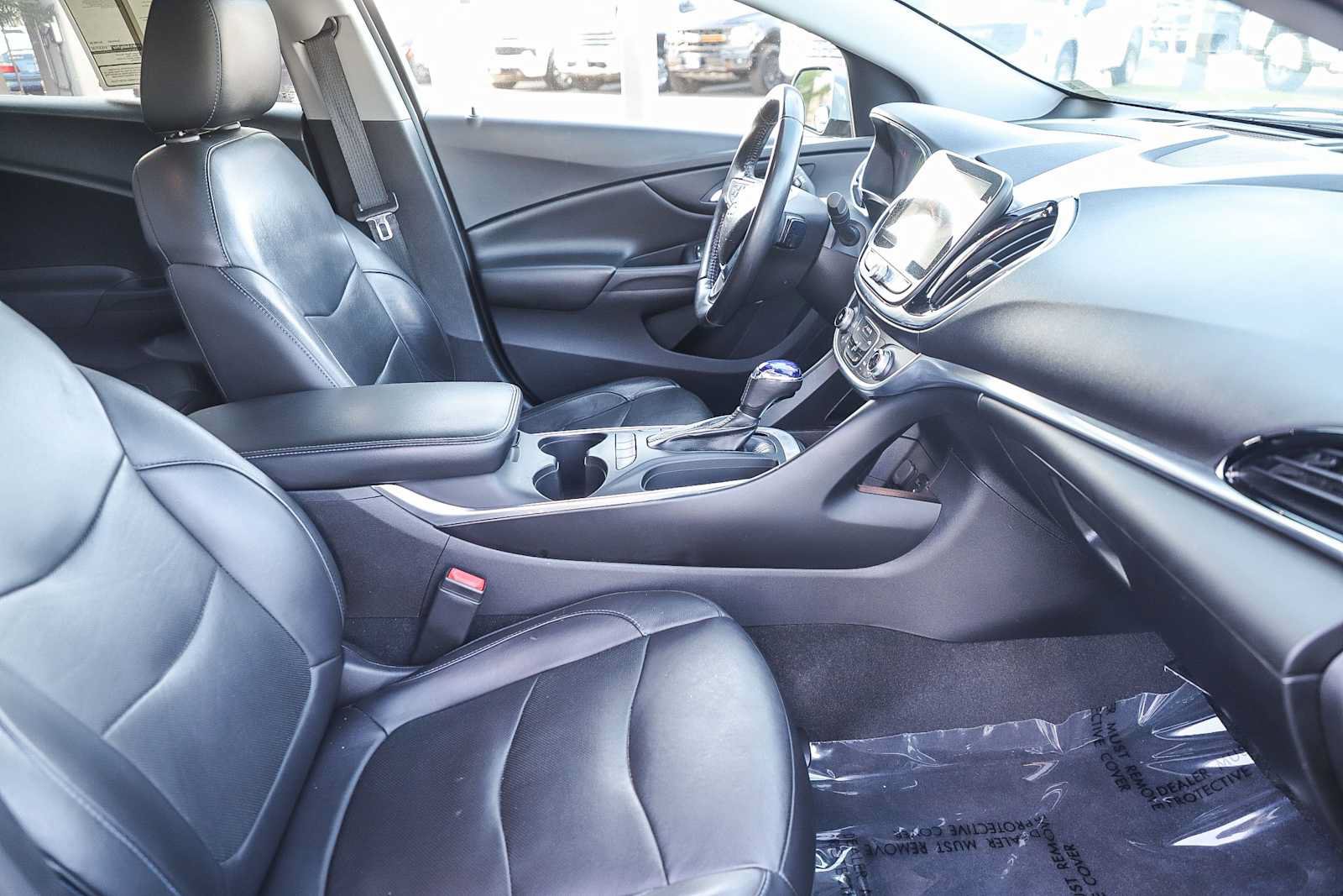 Used 2018 Chevrolet Volt Premier w/ Driver Confidence Package FWD image 16