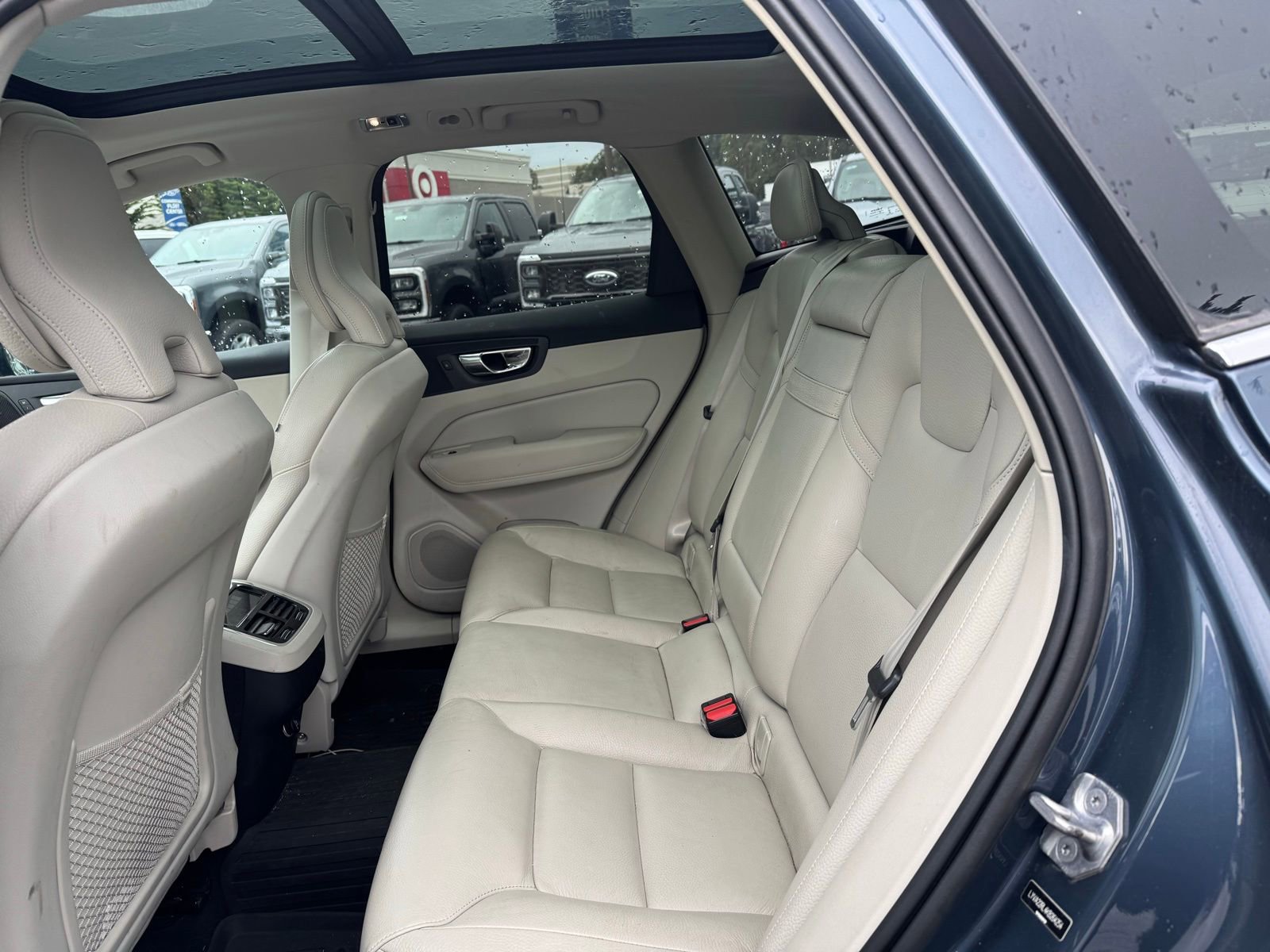 Used 2019 Volvo XC60 T6 Inscription w/ Protection Package Premier AWD/4WD image 12