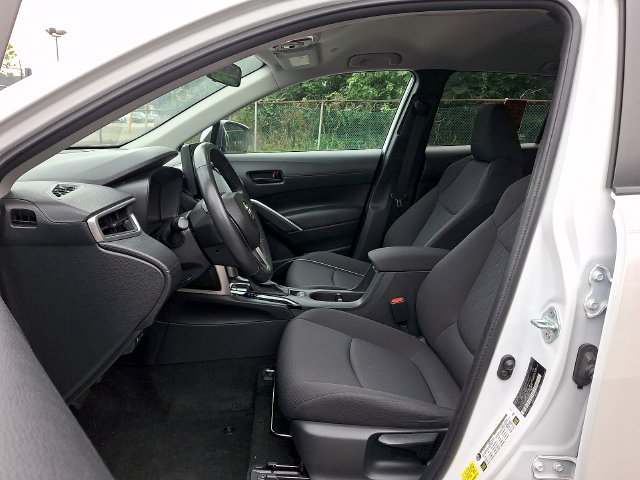 Used 2023 Toyota Corolla Cross LE AWD/4WD image 9