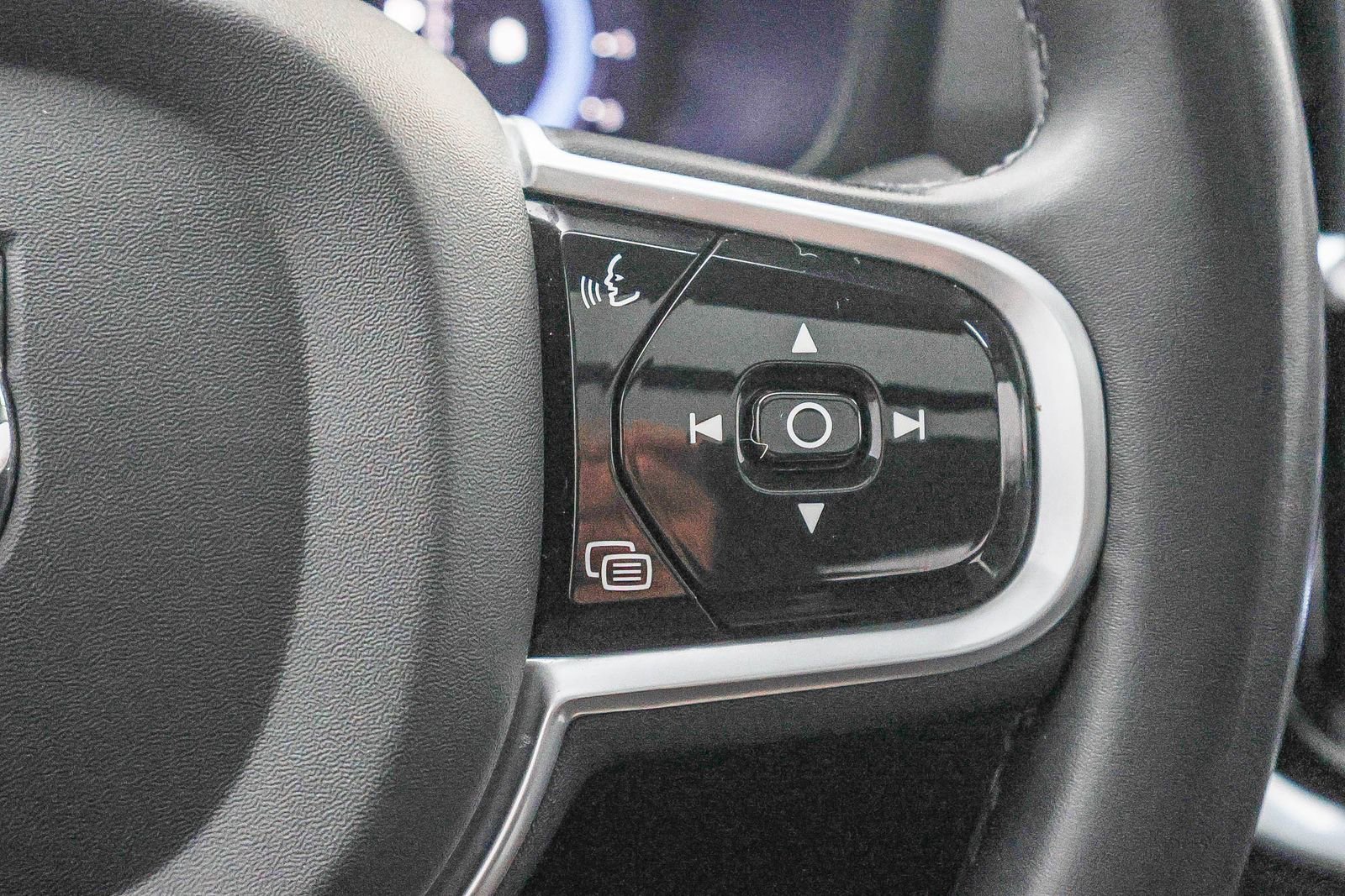 Used 2023 Volvo S60 B5 Plus w/ Protection Package Premier image 34