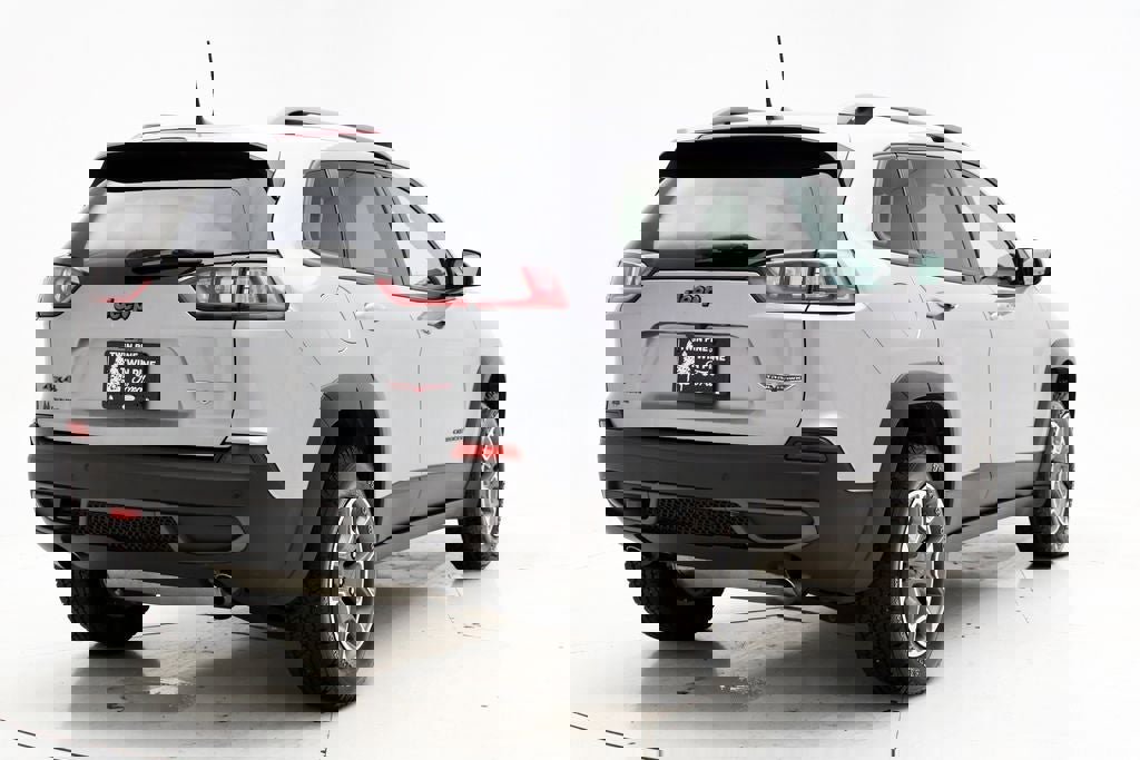 Used 2021 Jeep Cherokee Trailhawk w/ Sun, Sound & Nav Group image 9