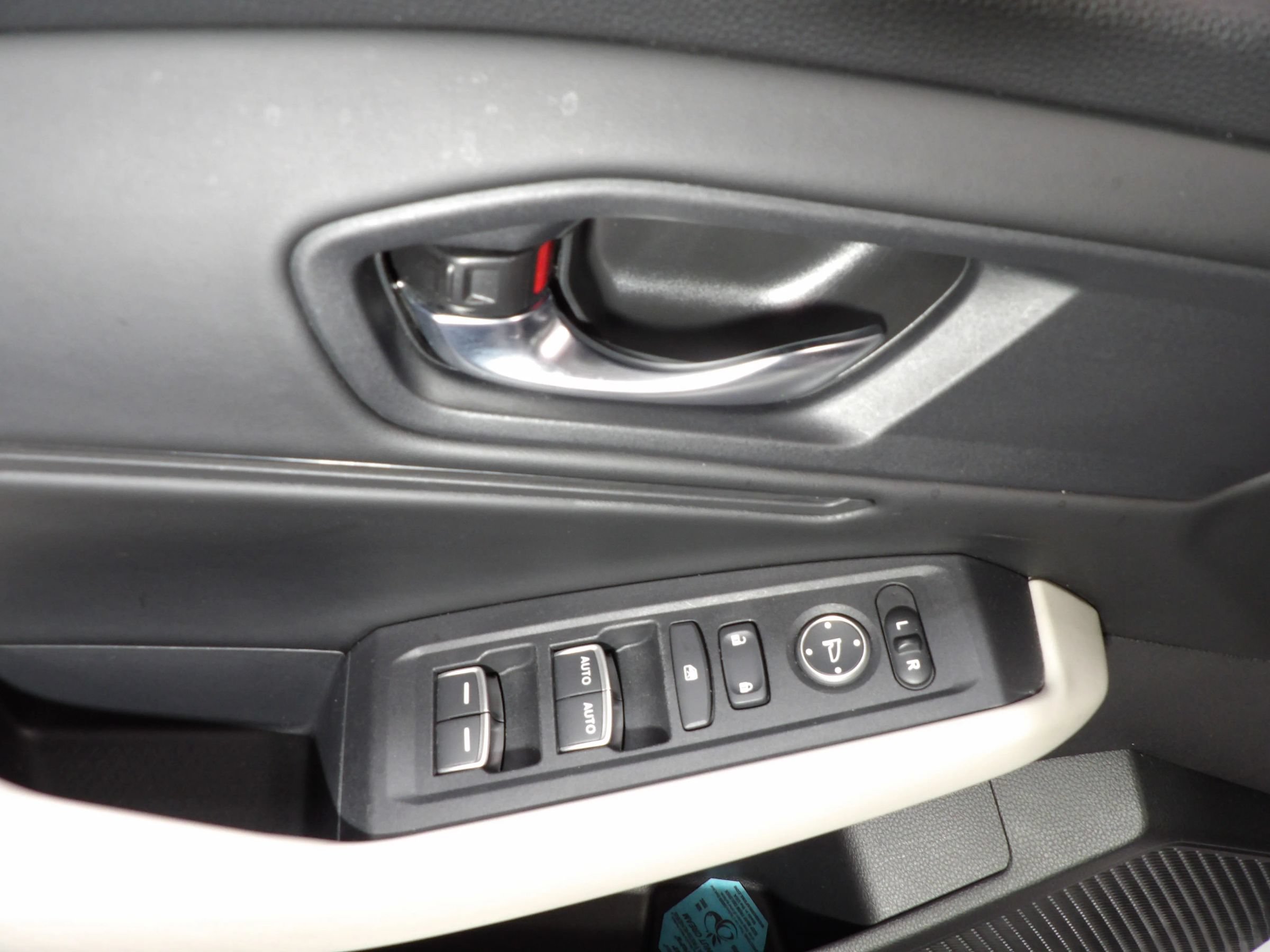 Used 2023 Honda Accord EX image 10