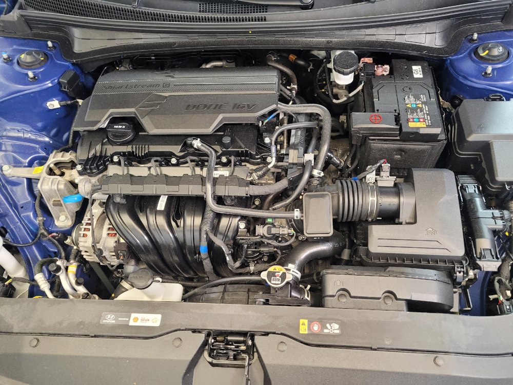 Used 2025 Hyundai Elantra SEL FWD image 30