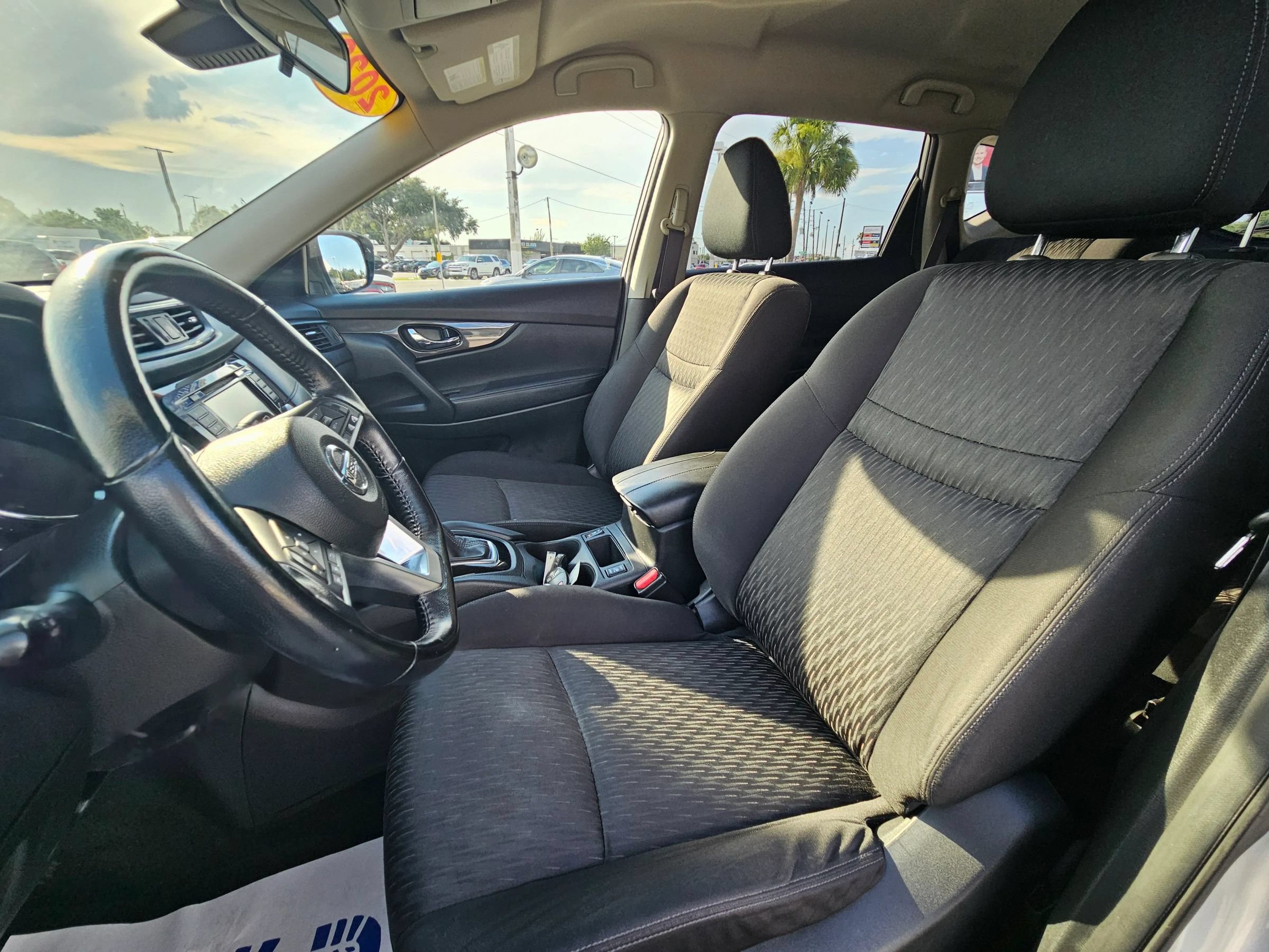 Used 2020 Nissan Rogue SV AWD/4WD image 17
