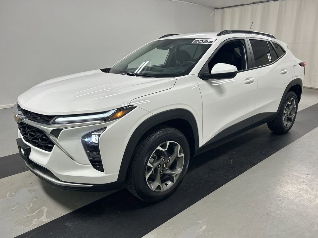 Certified 2024 Chevrolet Trax LT w/ Driver Confidence Package image 5