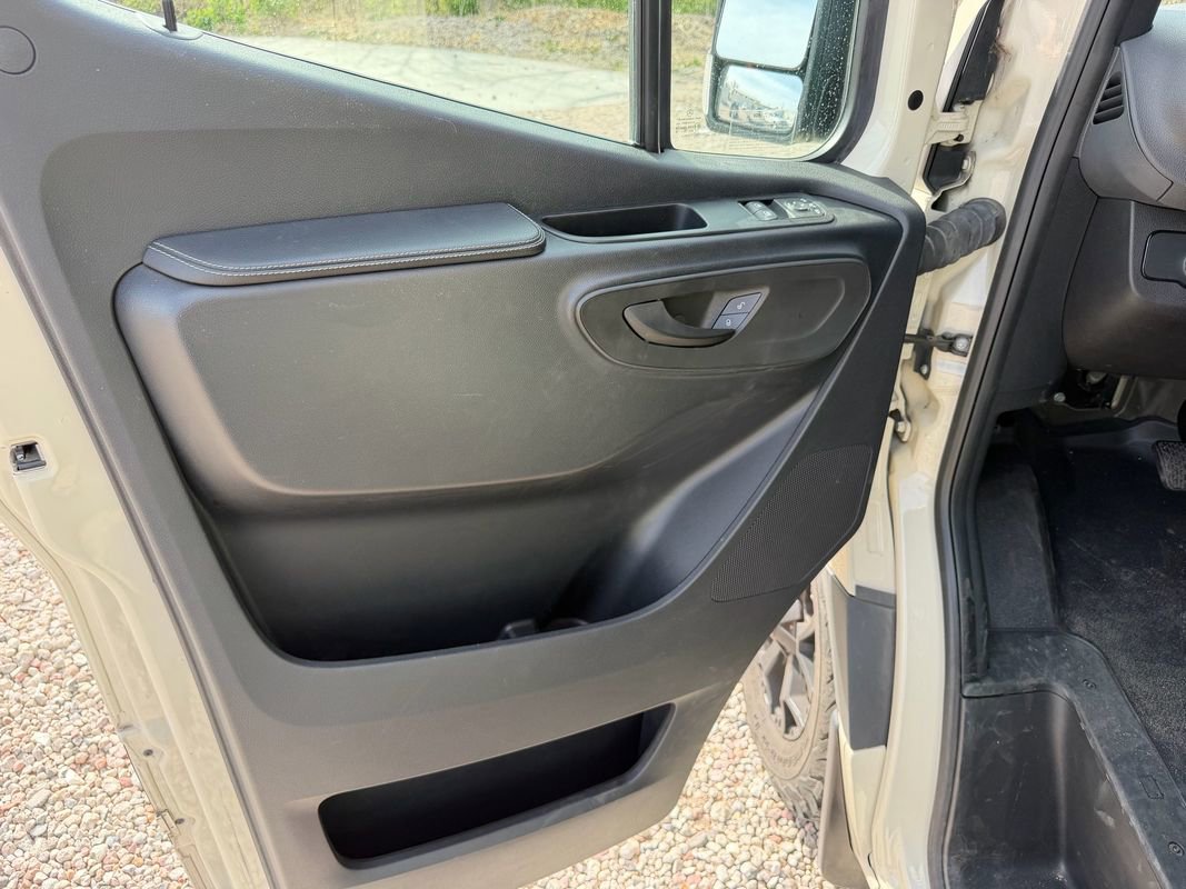 Used 2021 Mercedes-Benz Sprinter 2500 image 13
