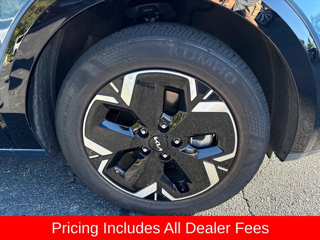 Certified 2024 Kia Niro Wave FWD image 2