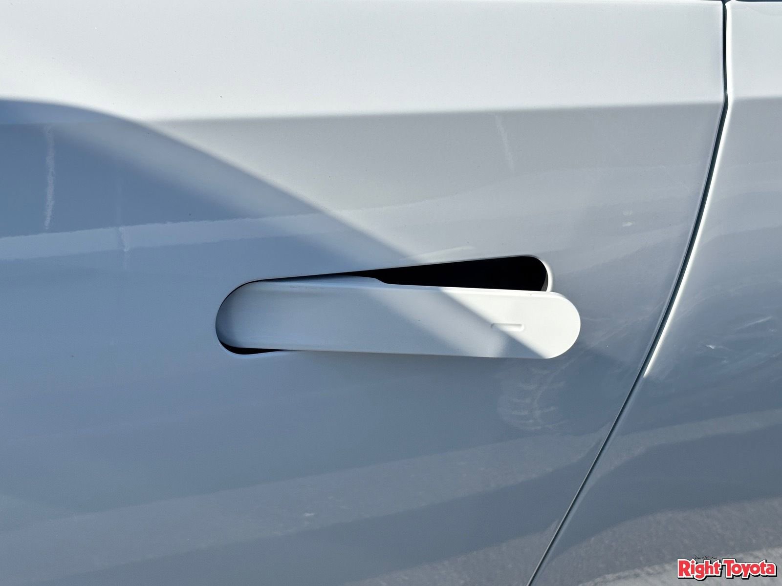 Used 2026 Rivian R1S Adventure AWD/4WD image 10