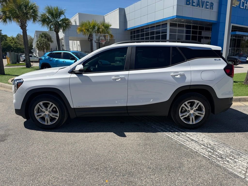 Used 2022 GMC Terrain SLE w/ Driver Convenience Package image 7