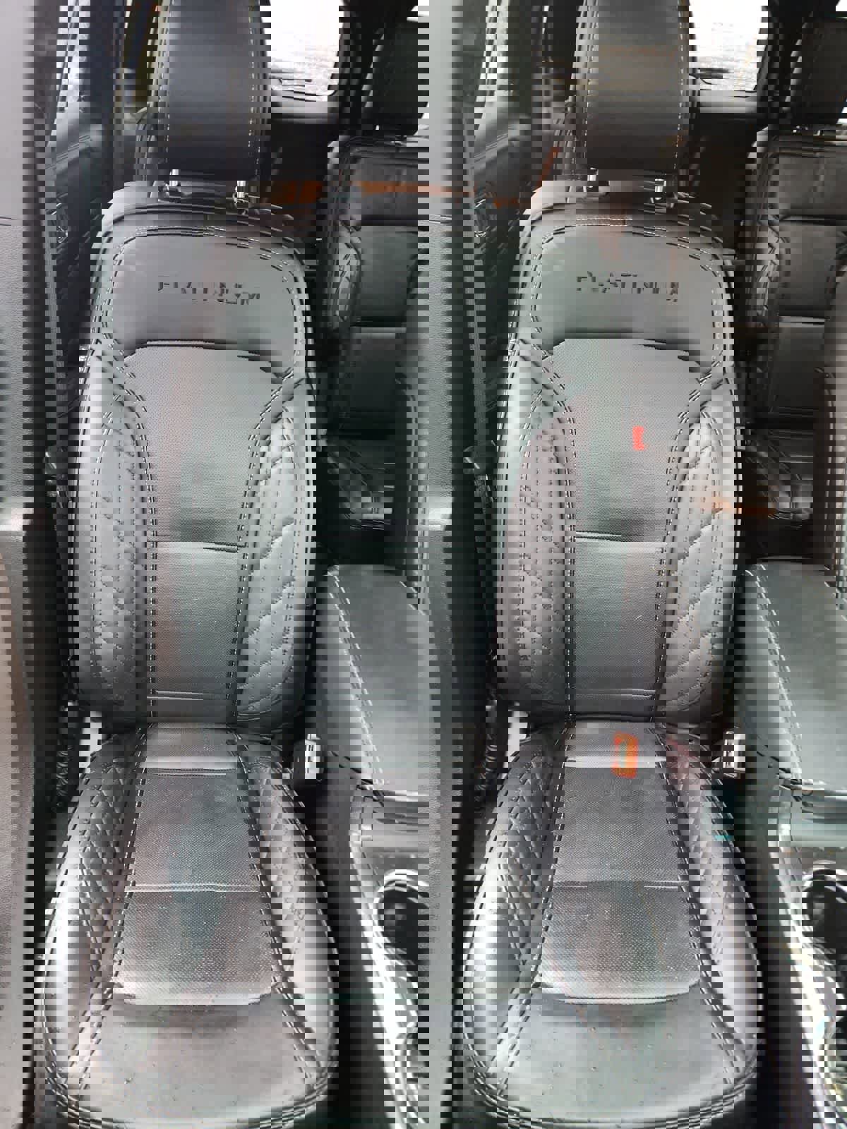 Used 2016 Ford Explorer Platinum image 18