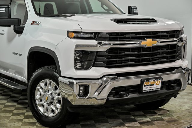 Certified 2024 Chevrolet Silverado 3500 LT w/ Convenience Package image 2