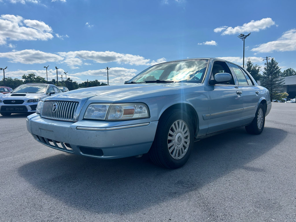 Used 2008 Mercury Grand Marquis GS RWD image 2