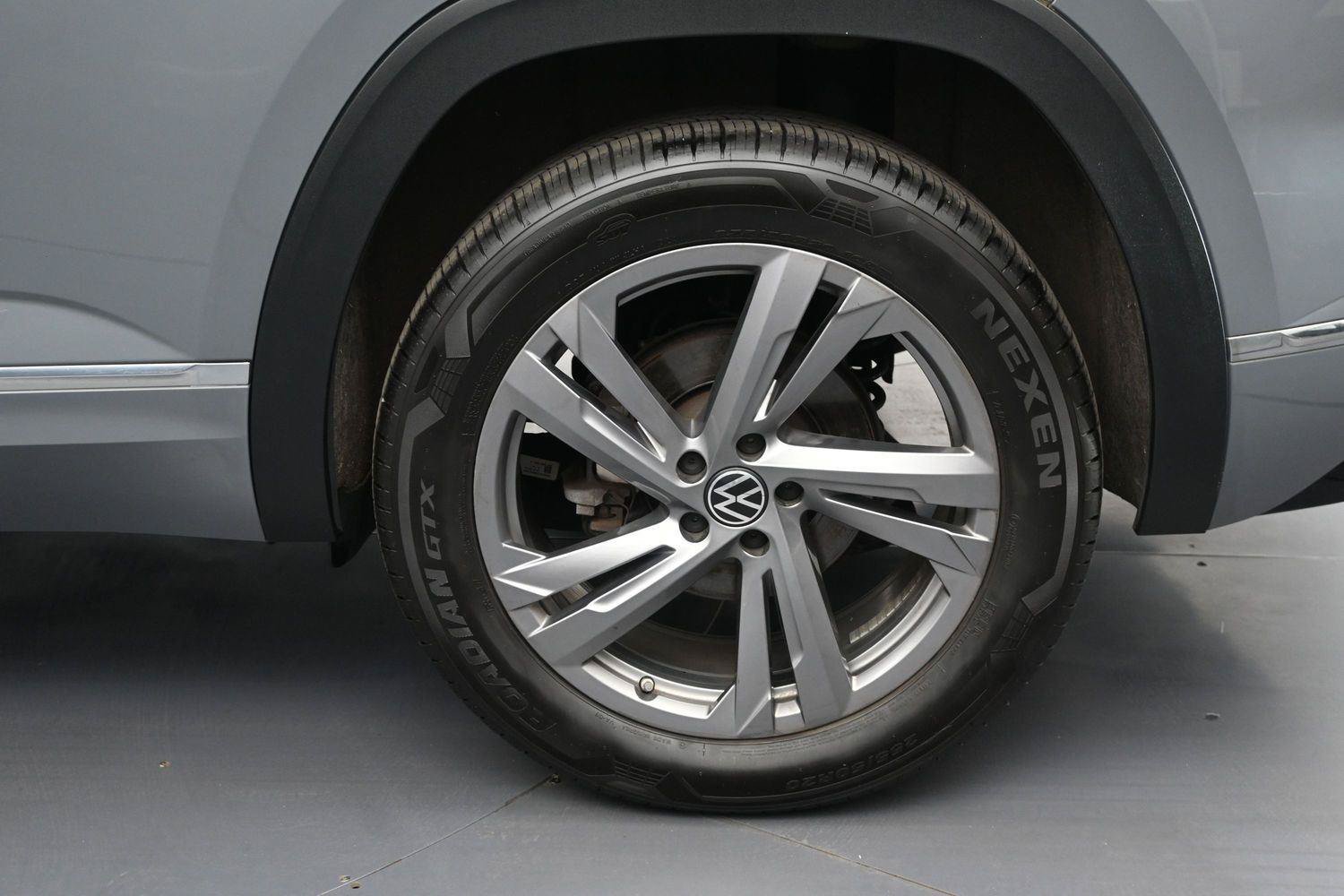 Certified 2024 Volkswagen Atlas Cross Sport SEL R-Line AWD/4WD image 14
