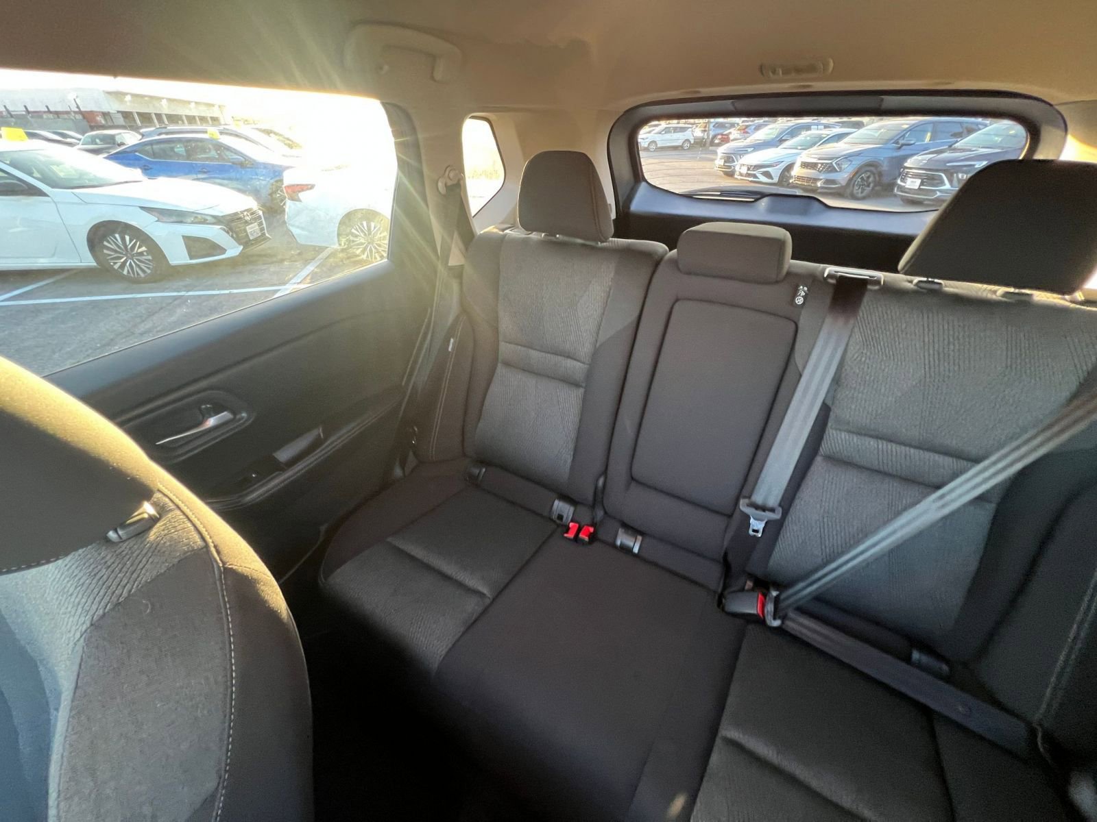 Used 2025 Nissan Rogue SV AWD/4WD image 44