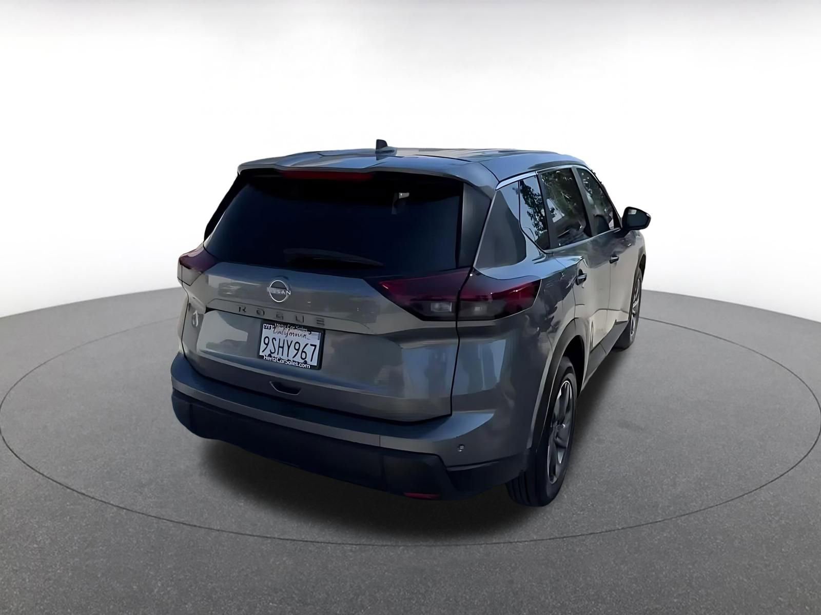 Used 2025 Nissan Rogue SV FWD image 14