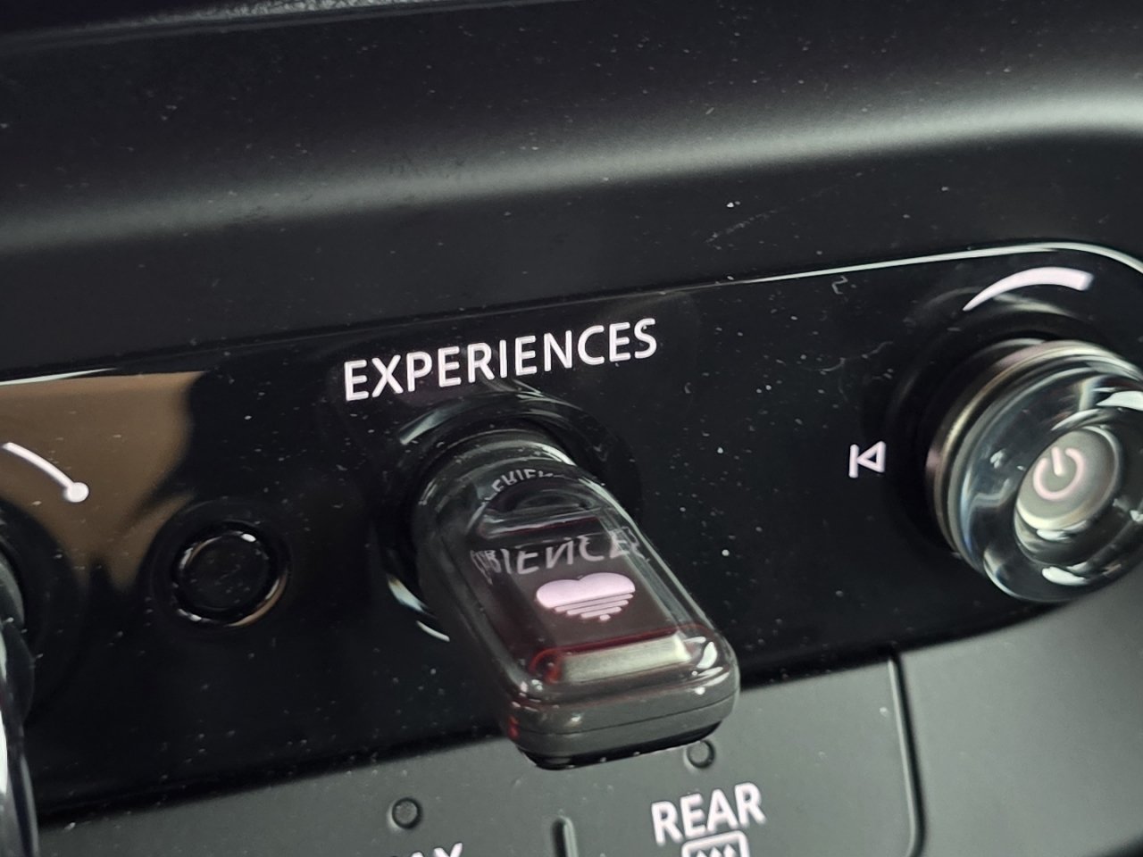 Used 2026 MINI Cooper 4-Door Hardtop FWD image 29