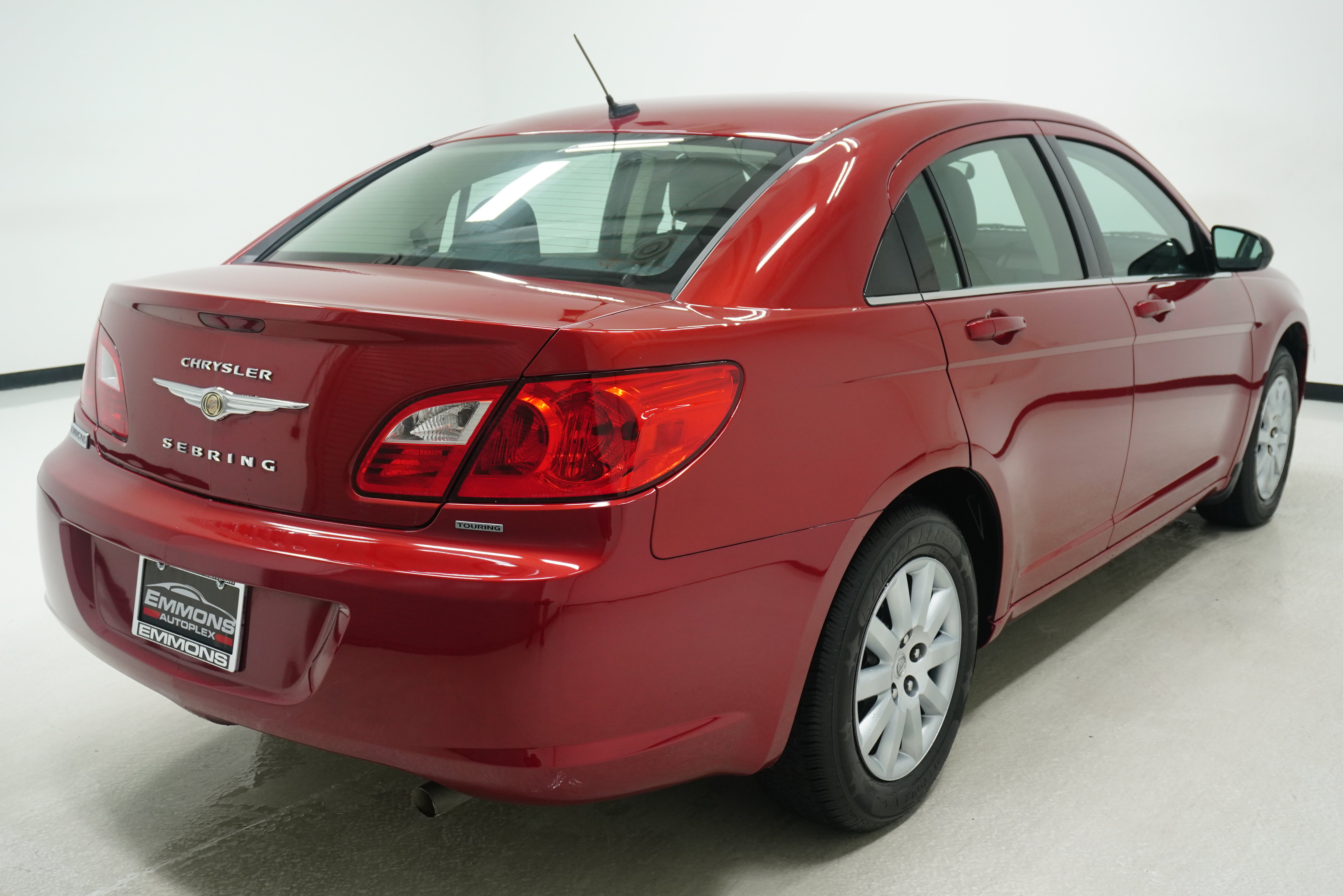 Used 2010 Chrysler Sebring Touring FWD image 4