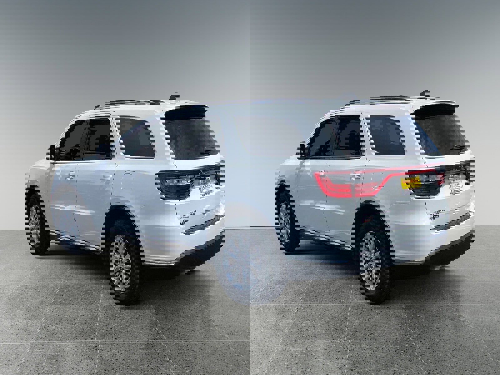 Used 2023 Dodge Durango SXT image 3