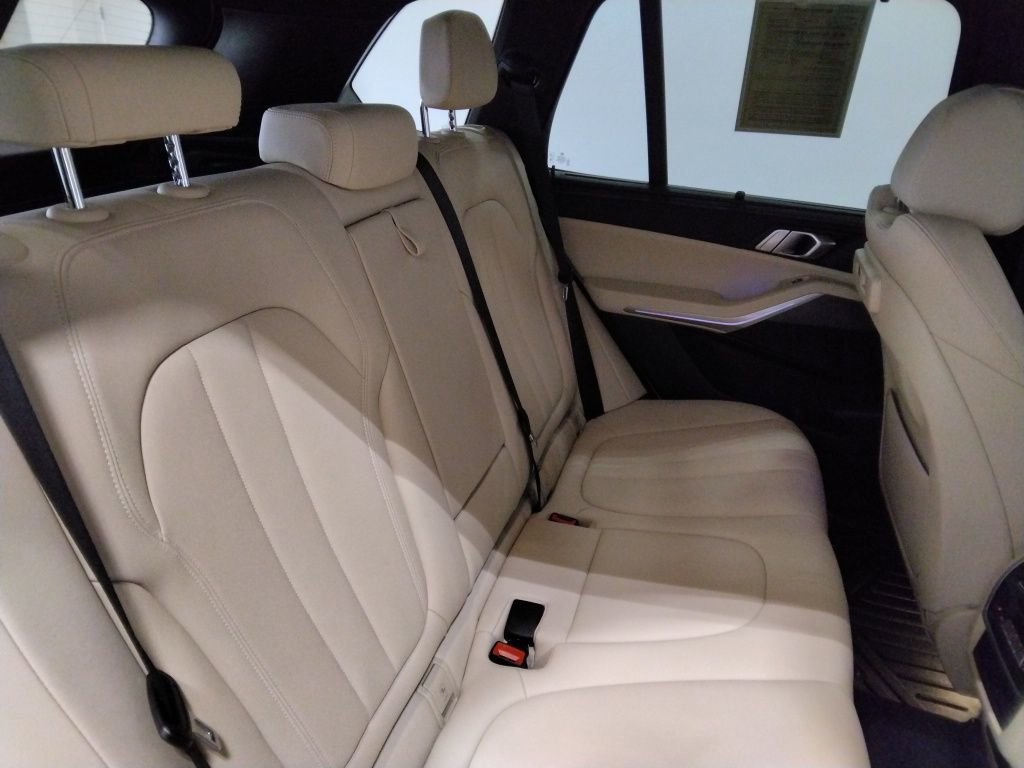 Used 2022 BMW X5 xDrive40i w/ Executive Package image 41