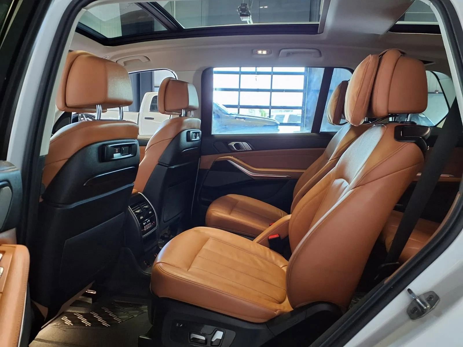 Used 2020 BMW X7 xDrive40i w/ Premium Package image 16