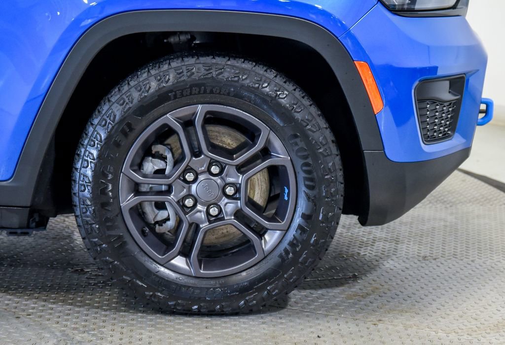 Used 2024 Jeep Grand Cherokee Trailhawk AWD/4WD image 16