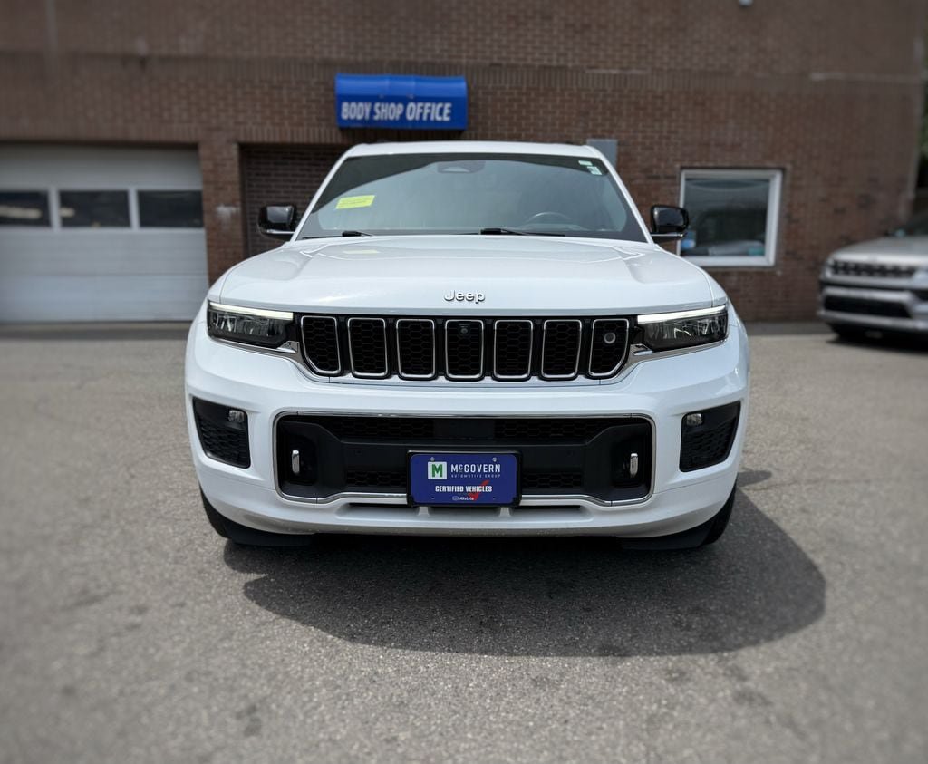 Used 2022 Jeep Grand Cherokee L Overland w/ Advanced Protech Group III AWD/4WD image 2
