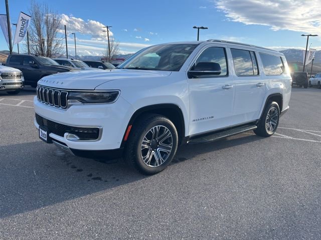 Used 2024 Jeep Wagoneer L Series II w/ Flexible Seating Group AWD/4WD image 8