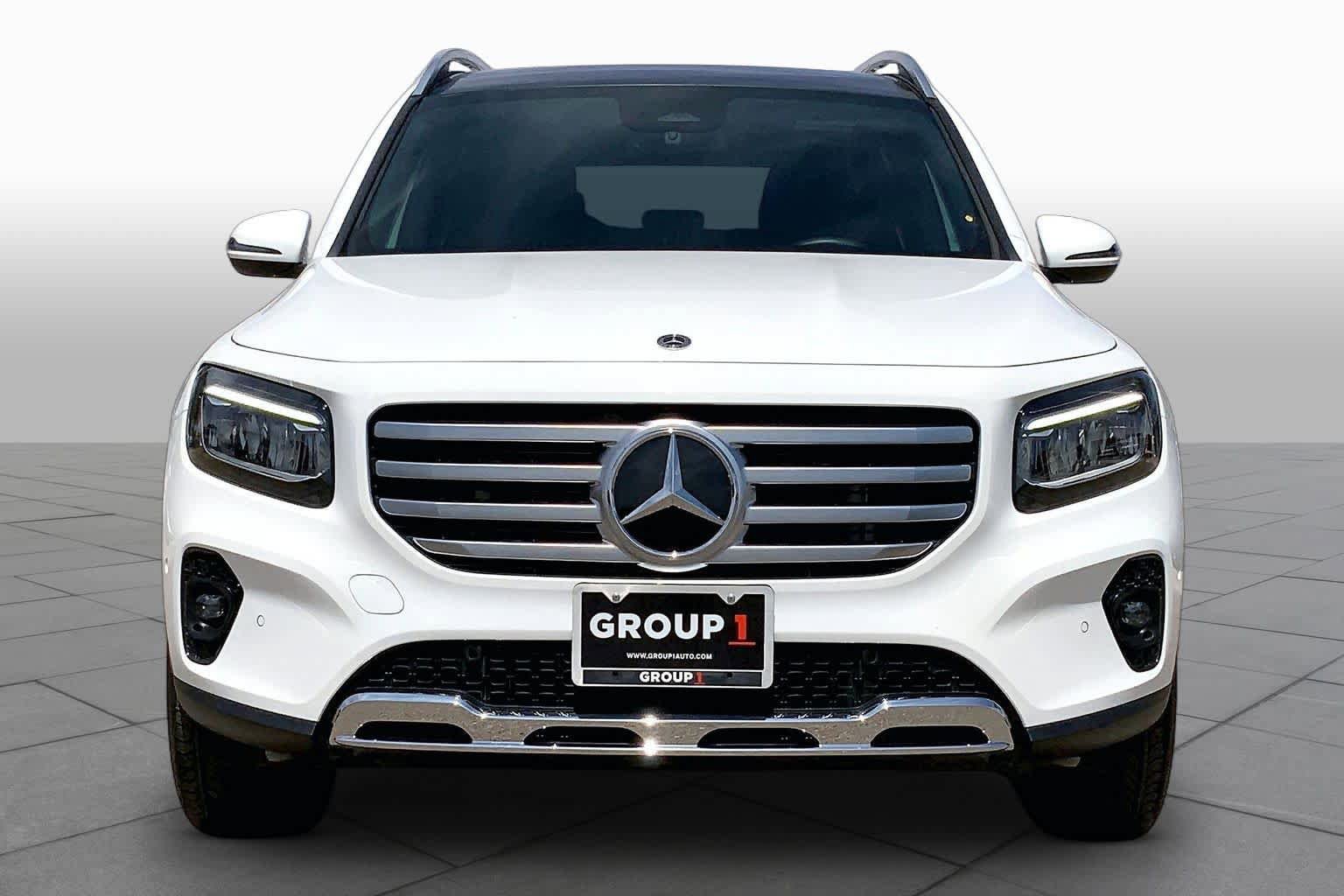 Used 2025 Mercedes-Benz GLB 250 4MATIC image 4