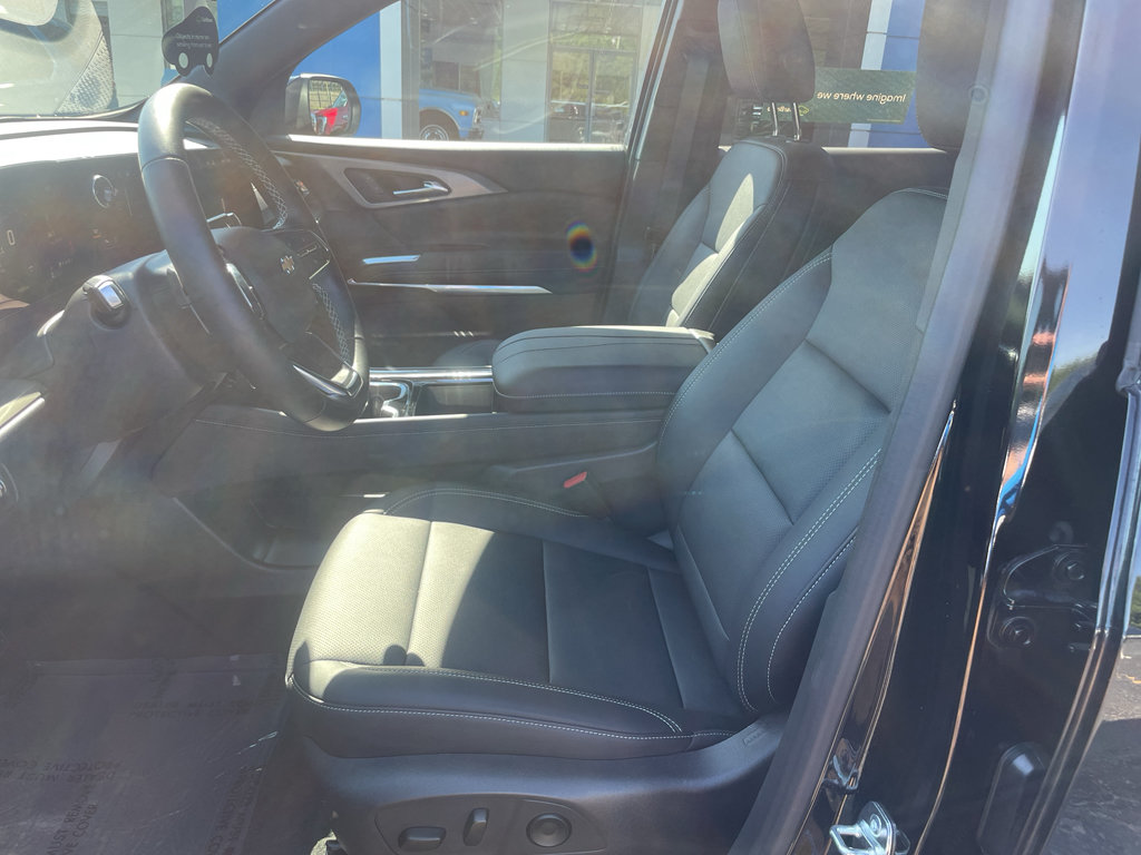 Certified 2026 Chevrolet Traverse LT FWD image 11
