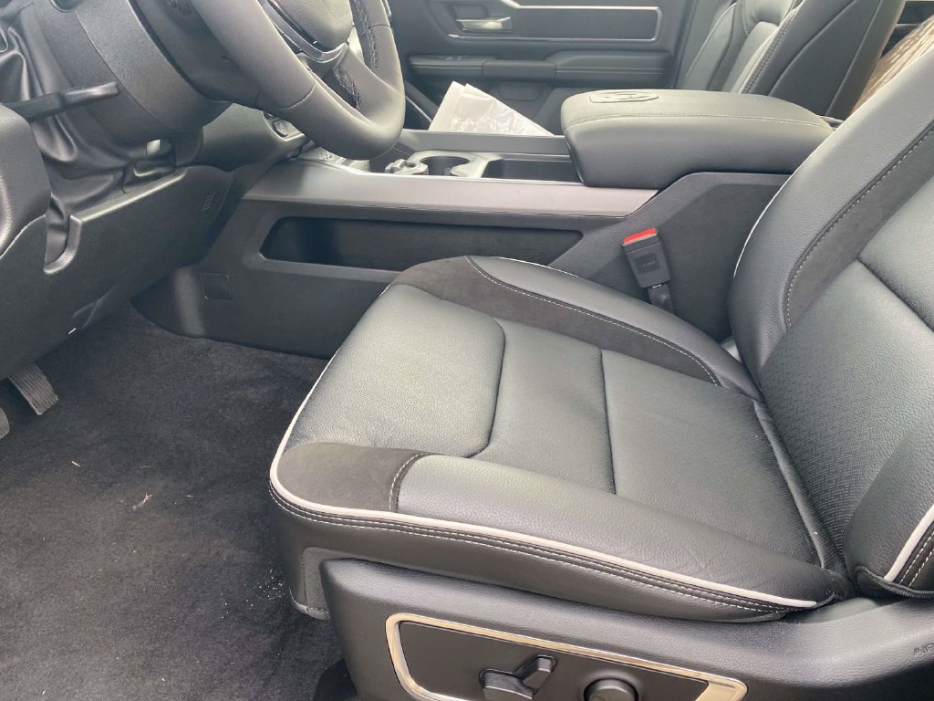 New 2026 RAM 1500 Laramie w/ Laramie Preferred Package AWD/4WD image 13