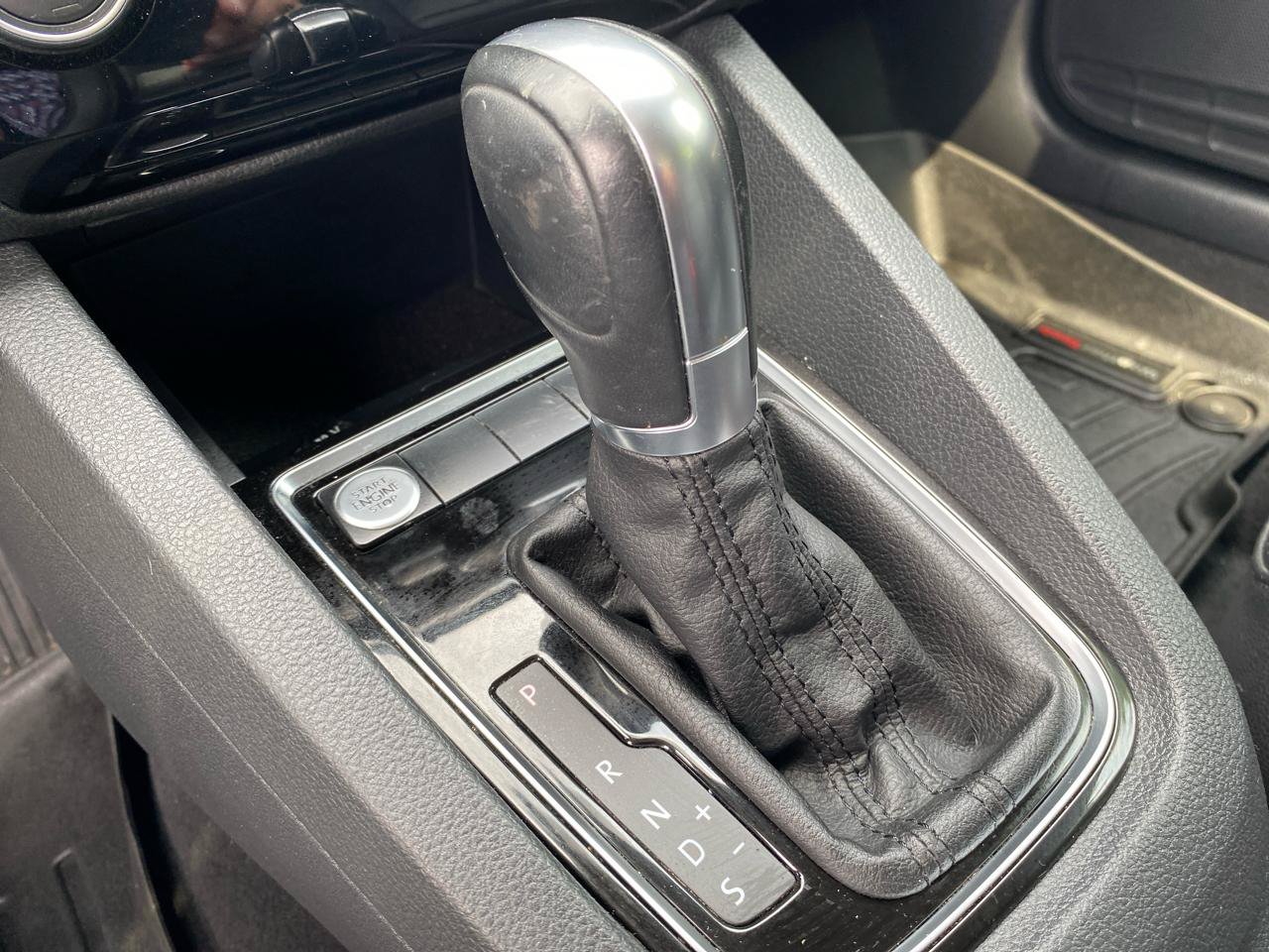 Used 2017 Volkswagen Jetta SEL FWD image 11