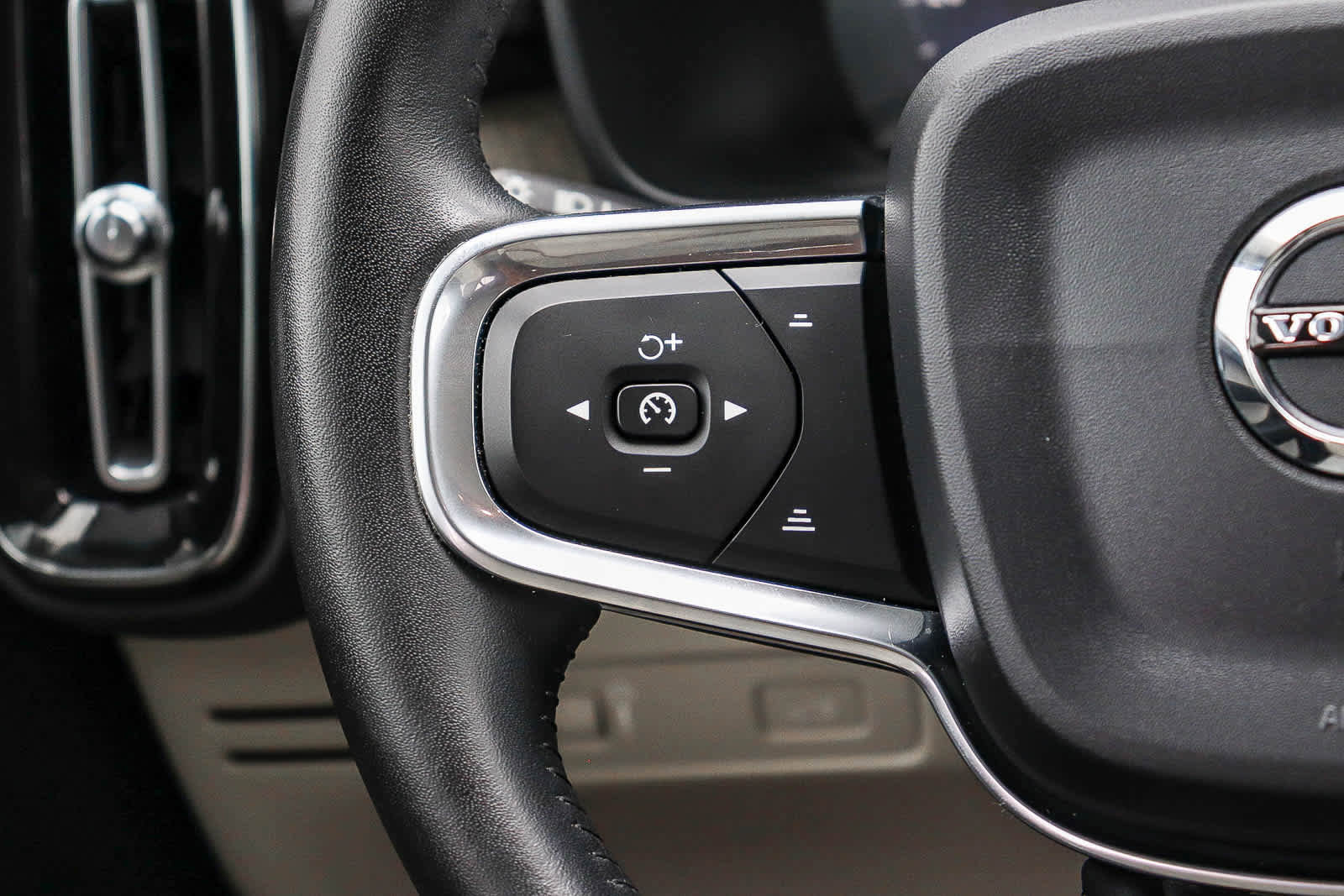 Used 2019 Volvo XC40 T5 Inscription AWD/4WD image 17