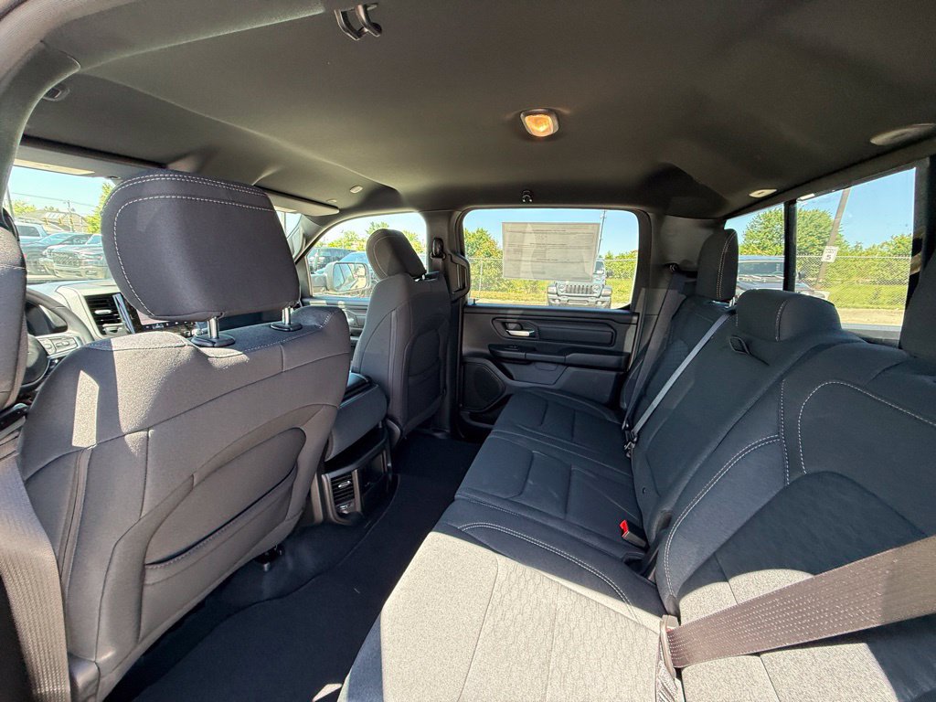 New 2026 RAM 1500 Express AWD/4WD image 24