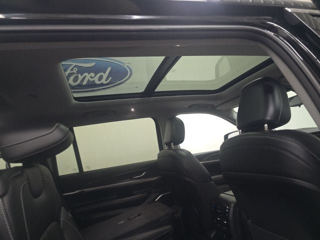 Used 2022 Jeep Grand Cherokee L Limited AWD/4WD image 10