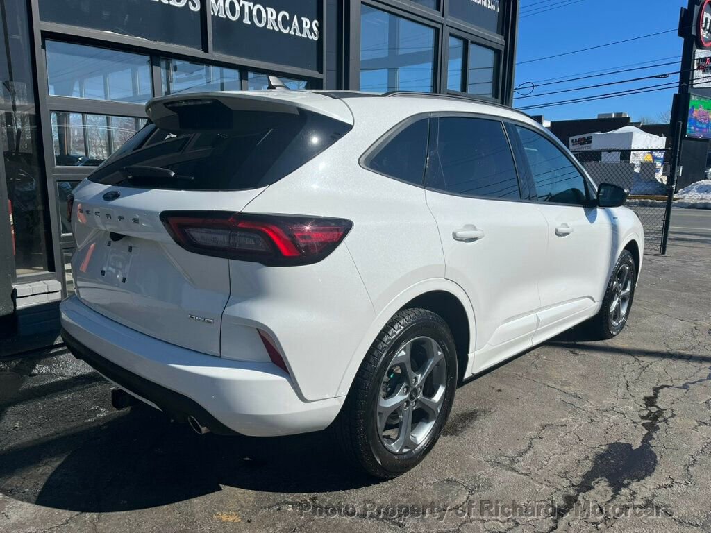 Used 2024 Ford Escape ST-Line image 4