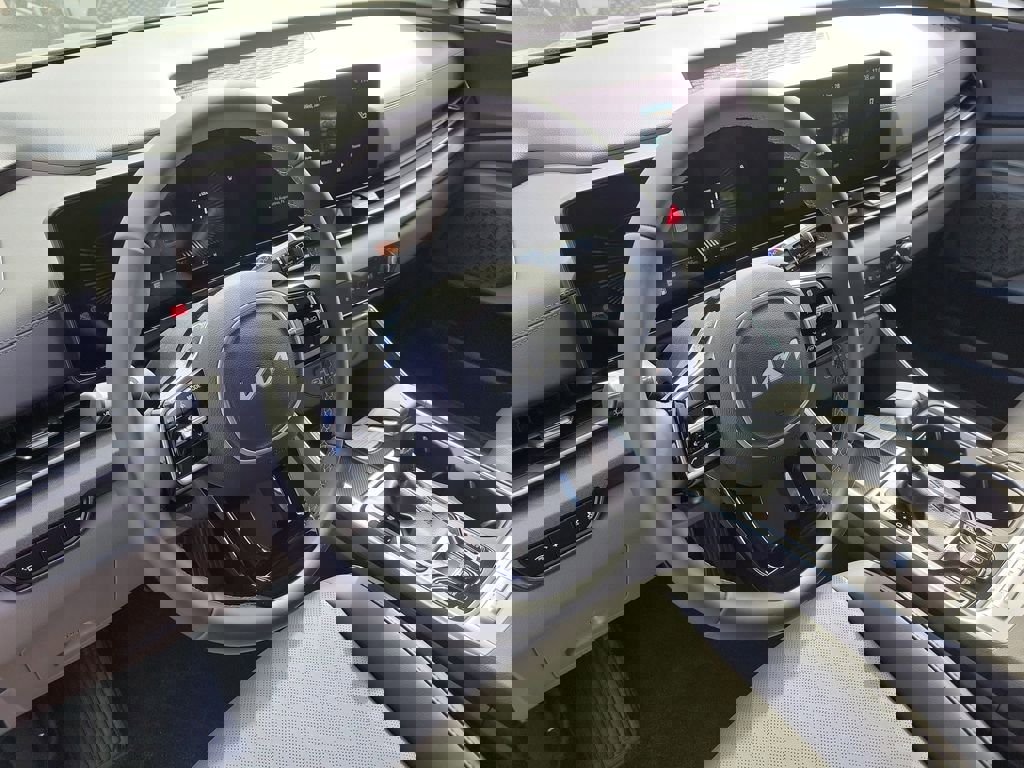 New 2026 Kia Carnival EX image 23