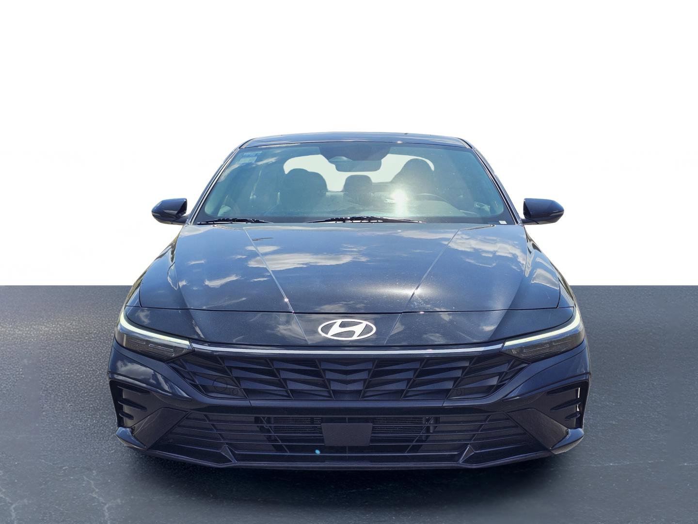 Used 2025 Hyundai Elantra Limited image 2