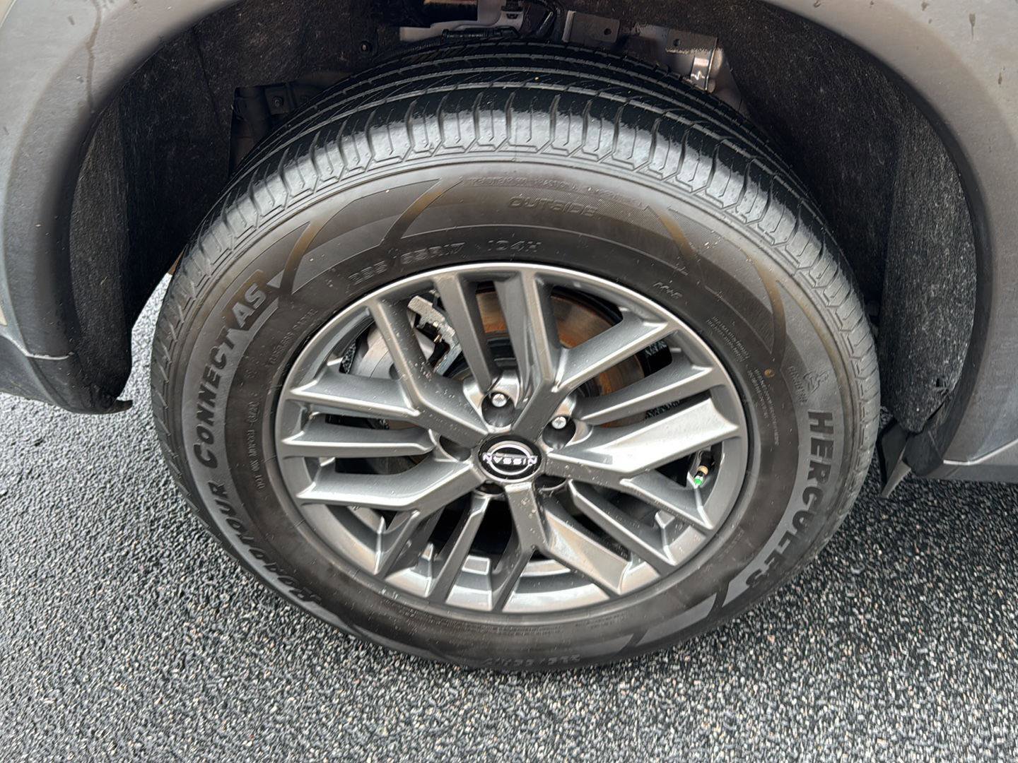 Used 2024 Nissan Rogue S image 31