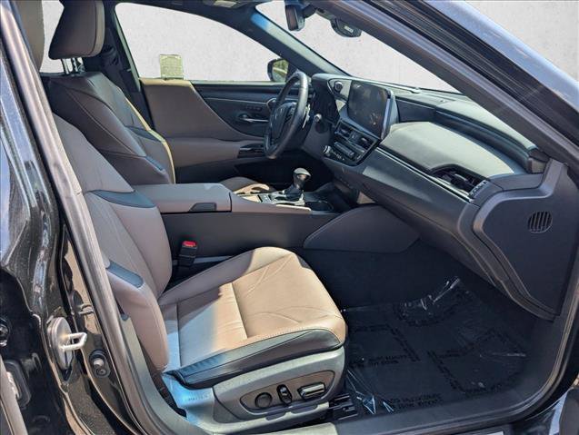 Used 2025 Lexus ES 300h w/ Accessory Package (Z1) FWD image 19