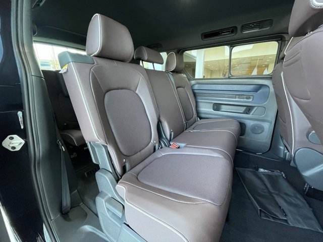 New 2025 Volkswagen ID. Buzz Pro S image 27