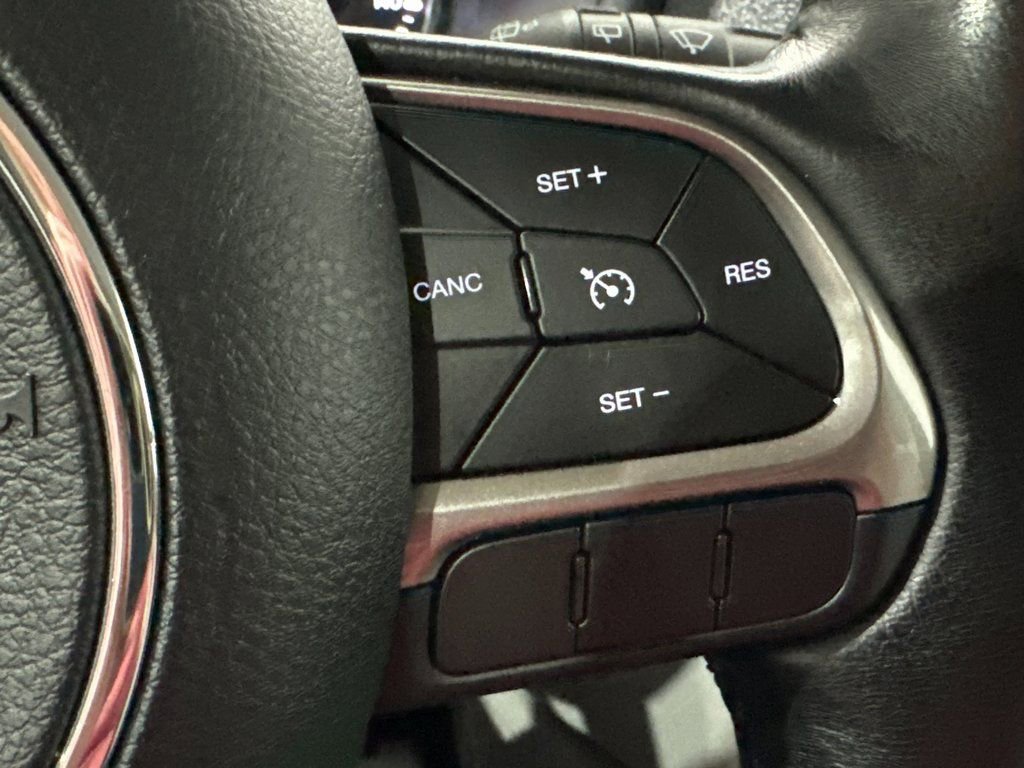 Used 2020 Jeep Renegade Limited w/ LED Lighting Group image 5